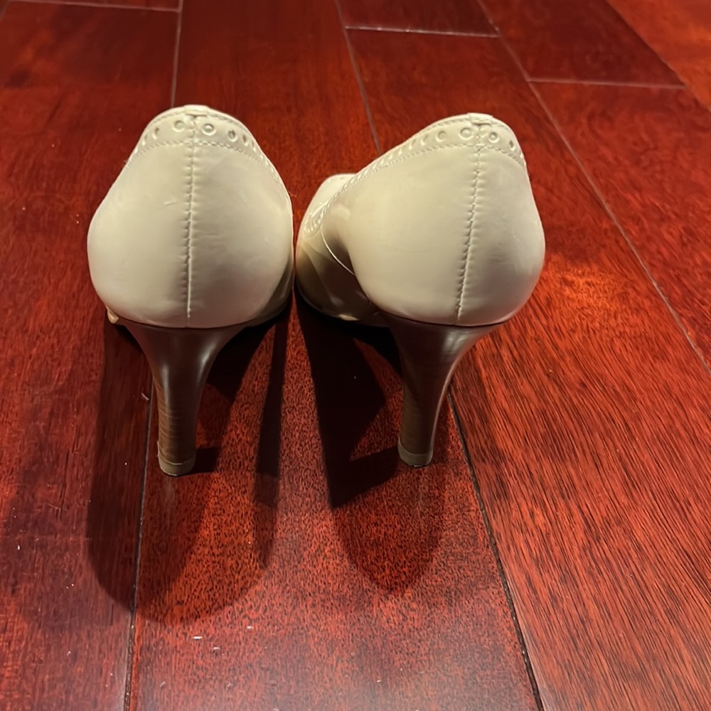 Peep toe Franco Sarto cream heels - Picture 3 of 4